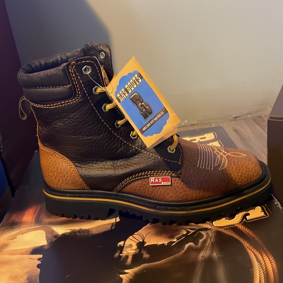 Size 6 - Picture 3 of 3